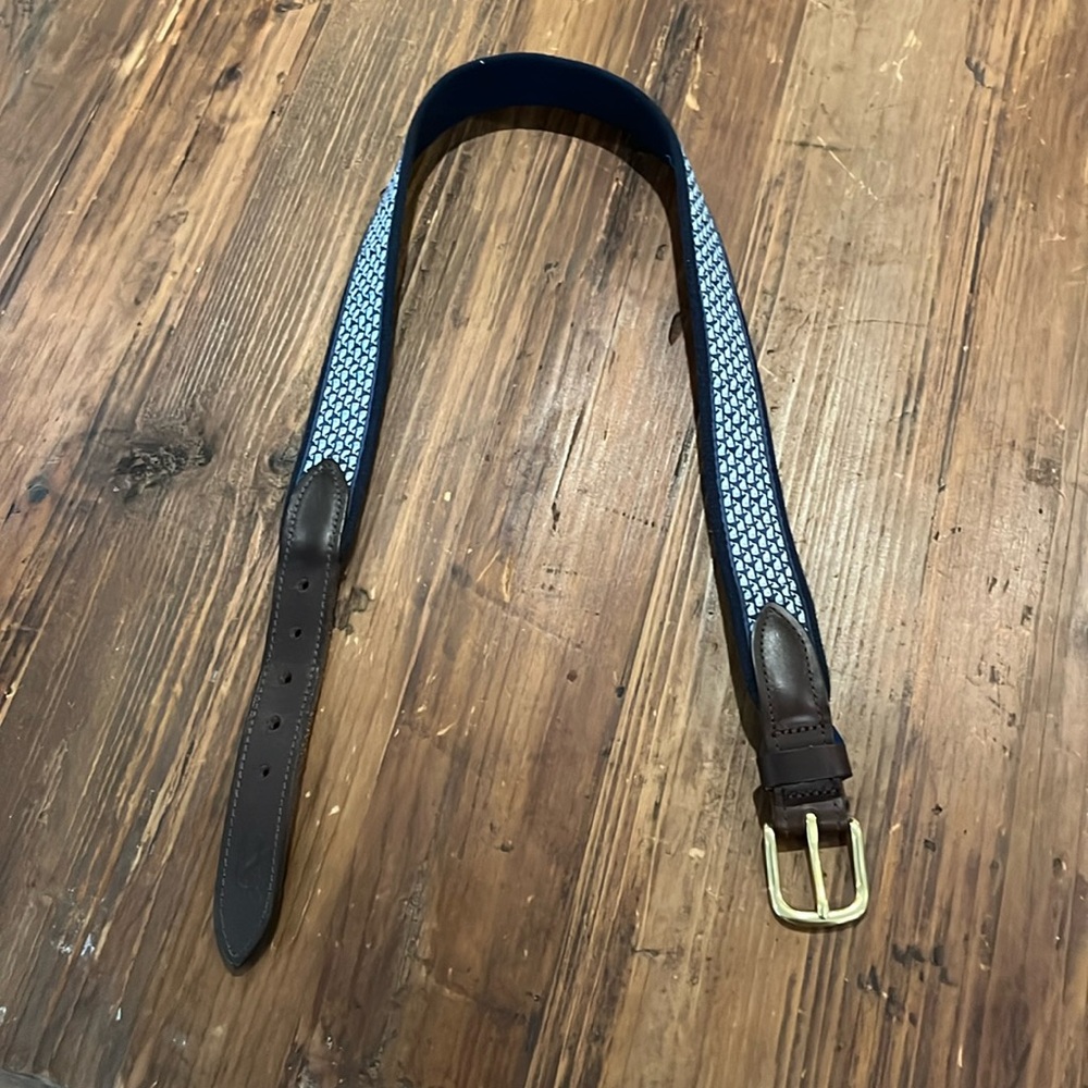 Boys Vineyard Vines Size 30 Belt